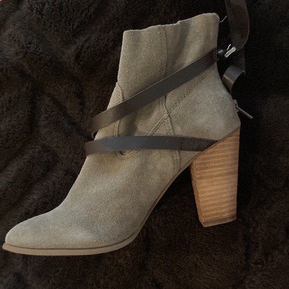 Brand new in box Carlos by Carlos Santana - Picture 2 of 2